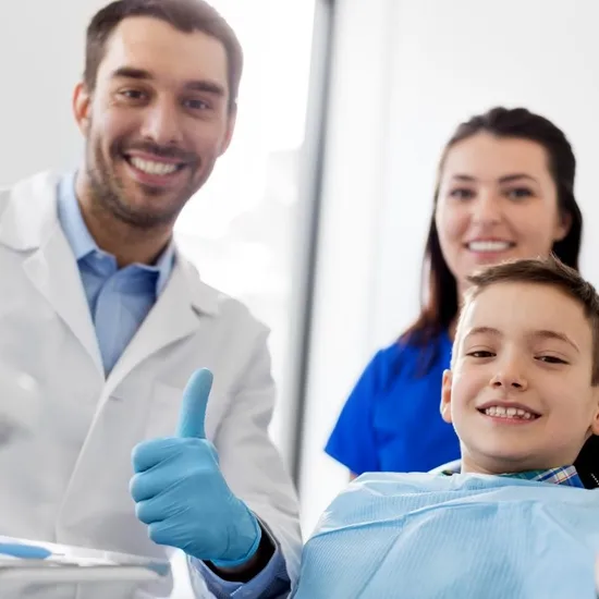 Ce FDA Перчатки Малайзия Без пудры Одноразовые инспекционные против загрязнения Промышленные экспертизы Защитные синие/белые/черные нитриловые немедицинские рабочие перчатки